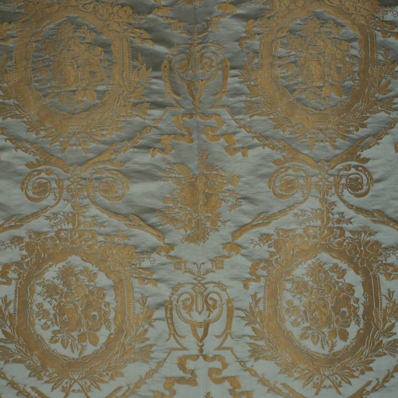 Patterned satin fabric