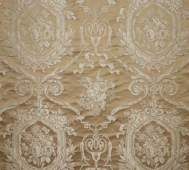 Patterned satin fabric